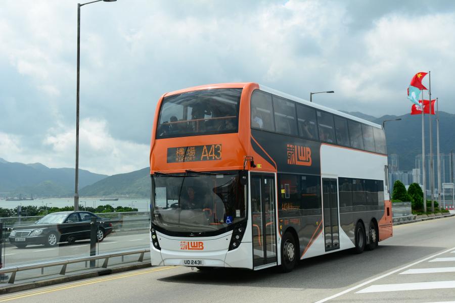  Alexander Dennis Enviro500 2015 года  (HK) (фото 1 из 7)